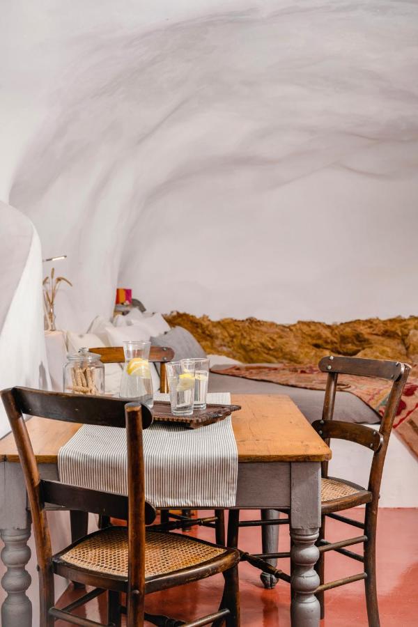 Traditional Farmers Caves Emporio  Exteriör bild